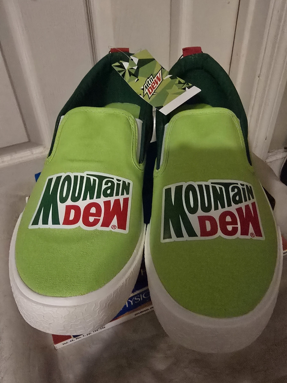 Mountain Dew Adult Size 10 Lime Green Slip On Canvas Sneakers NWT
